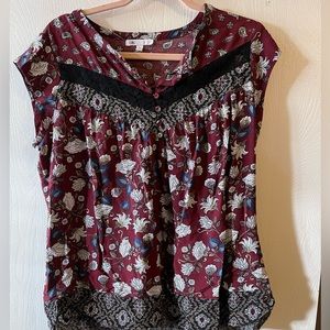 DR2 Women’s top lace inset Size M